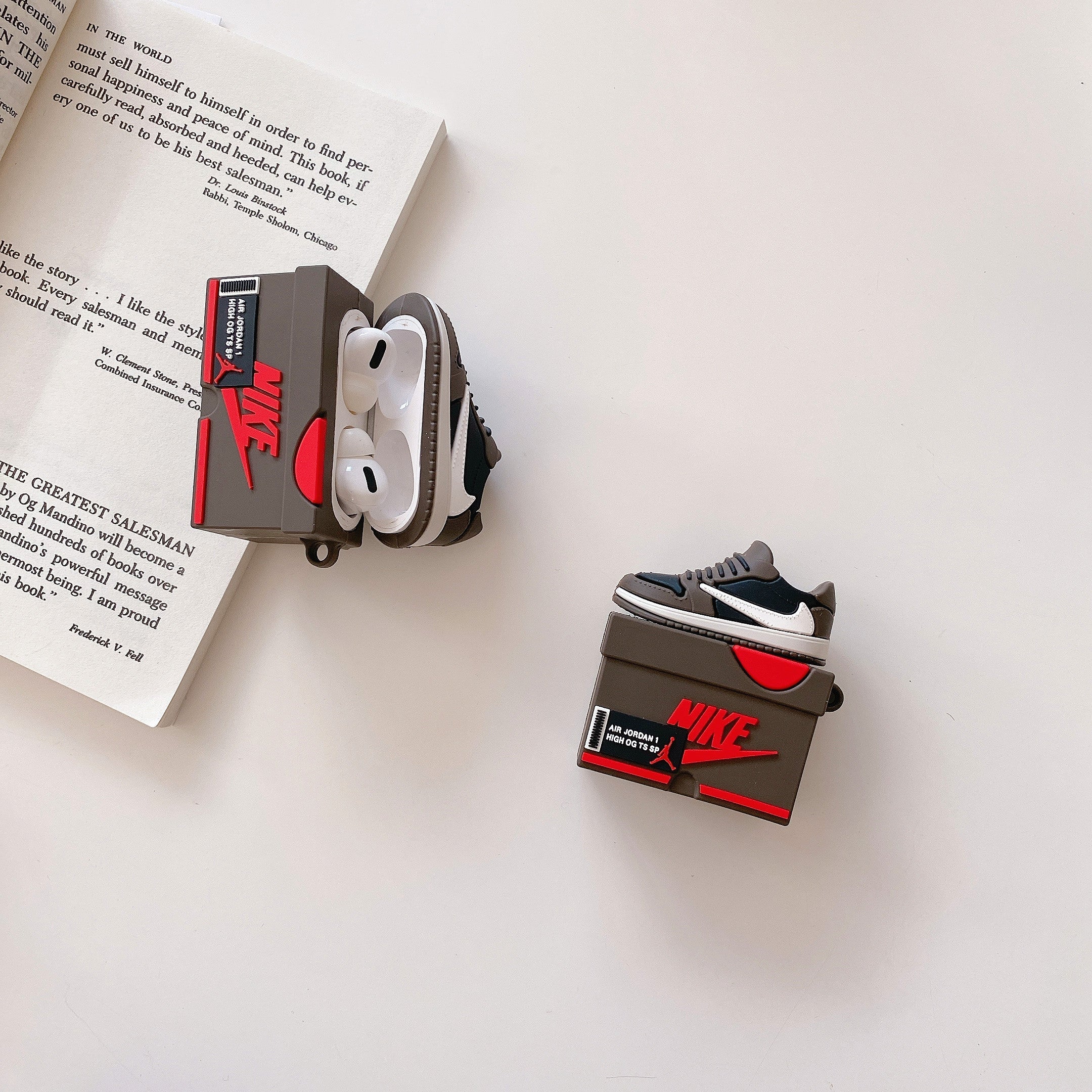 Cactus Court Low – White Accent Sneaker AirPods Case | Coverner India