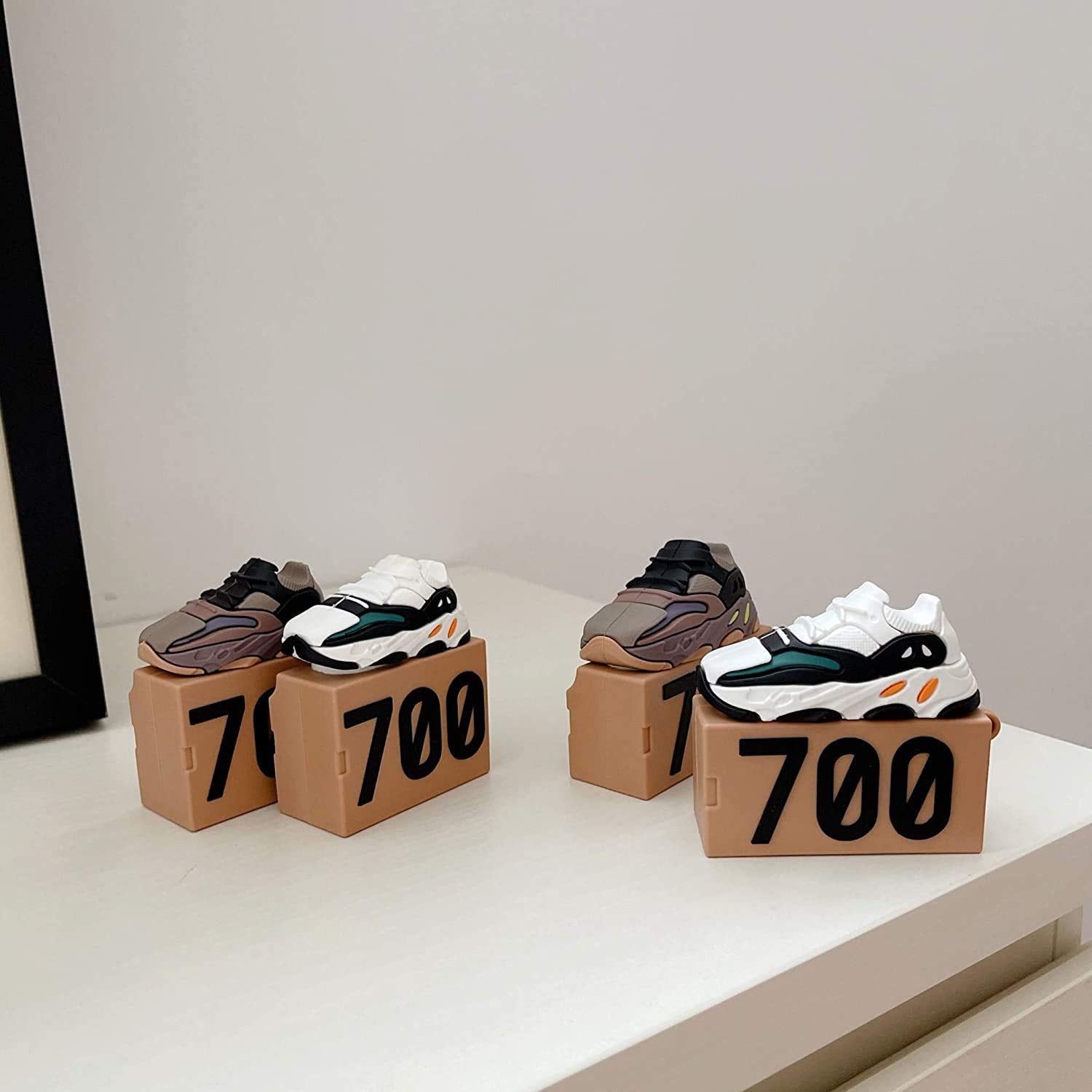 Yeezy 700 - Brown  - Sneaker AirPods Case