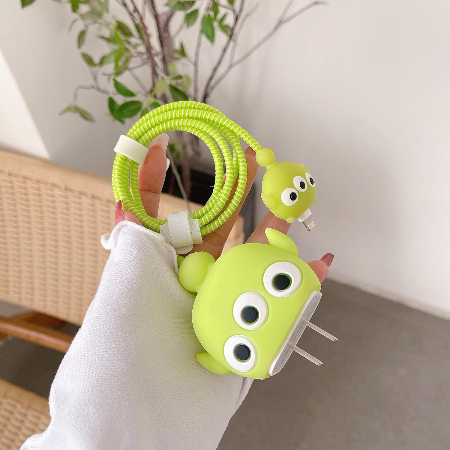 Iphone Charger Case Cover - Cute Aliens
